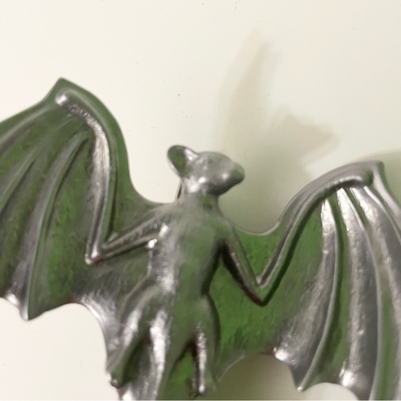 Bacardi Rum Gothic Bat Liquor Bottle Spout Pourer Stopper Top Metal Pewter Bar - Picture 3 of 16